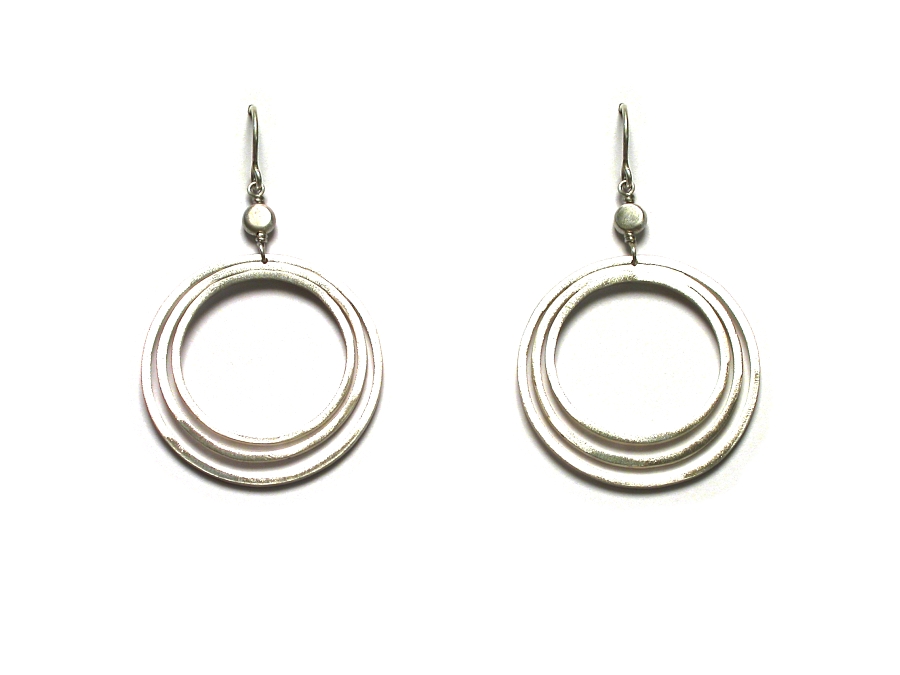 silver multi-link dot earrings   $180.00   item 07-202 
